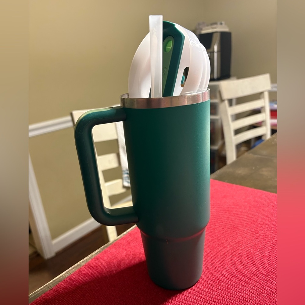 Stanley Green Travel Mug with Handle and Lid